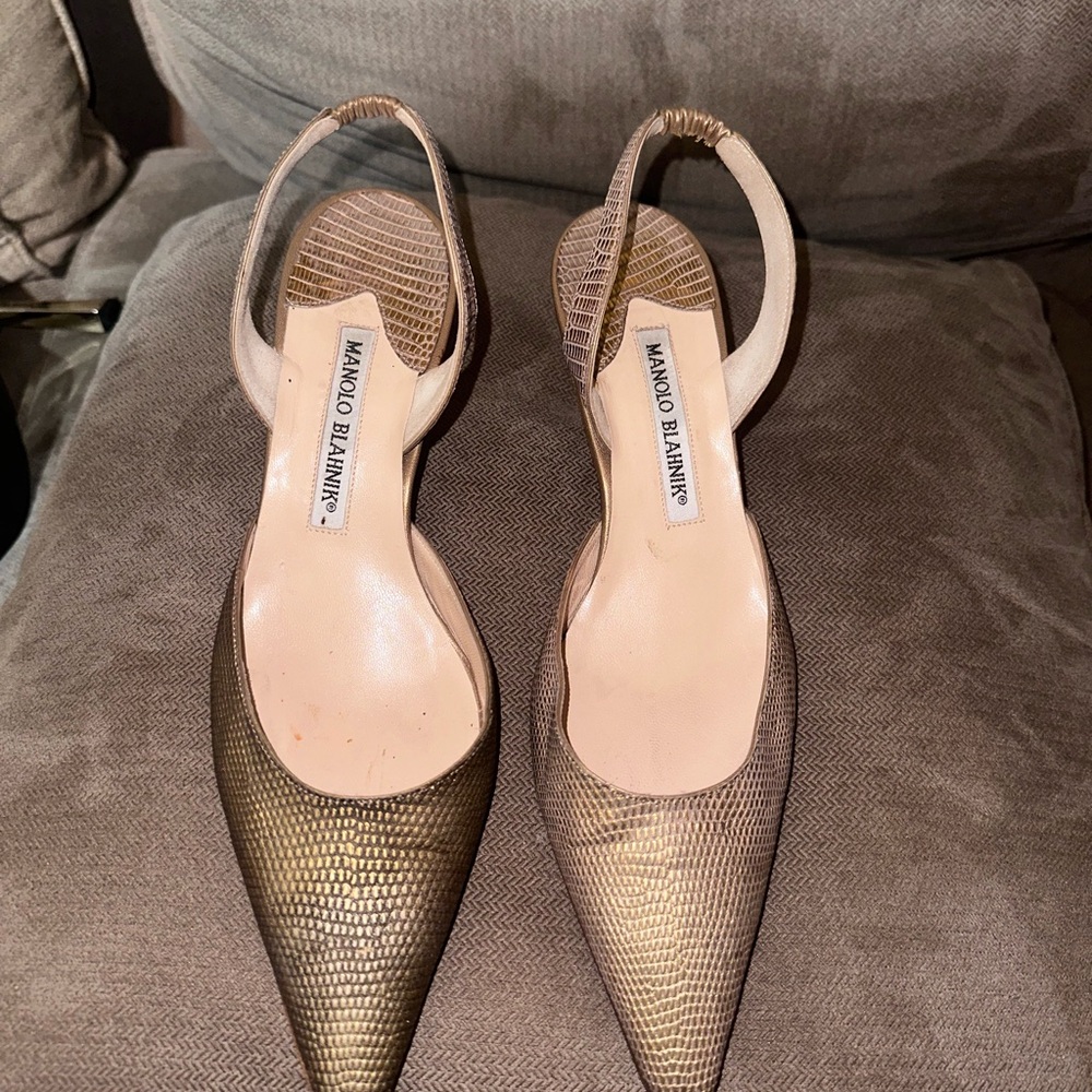 NEVER WORN.Just stashed away in my closet.Cute heels :petite heel